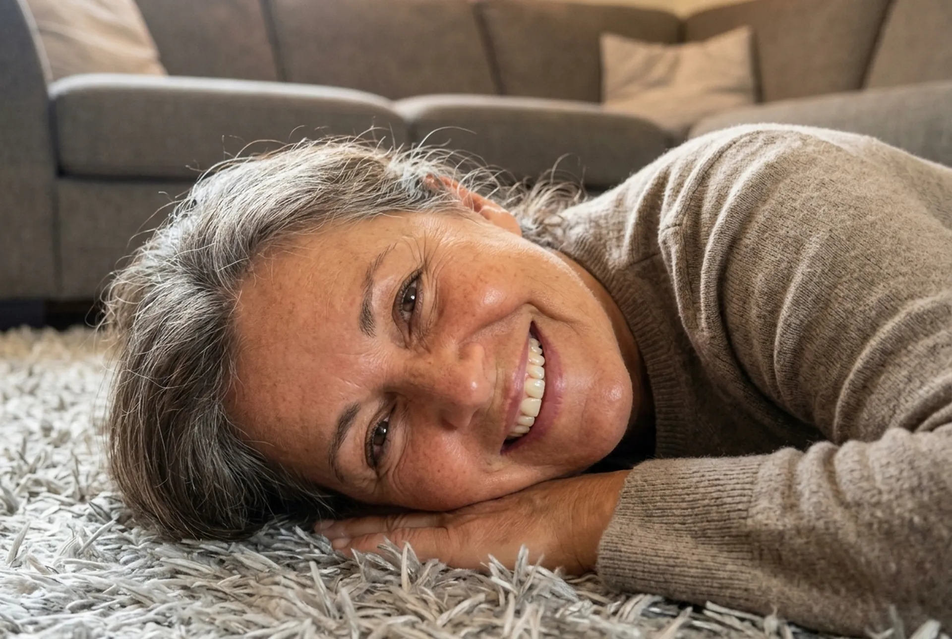 Saubere Zahnprothese nach Reinigung mit der Ploise DentureDome